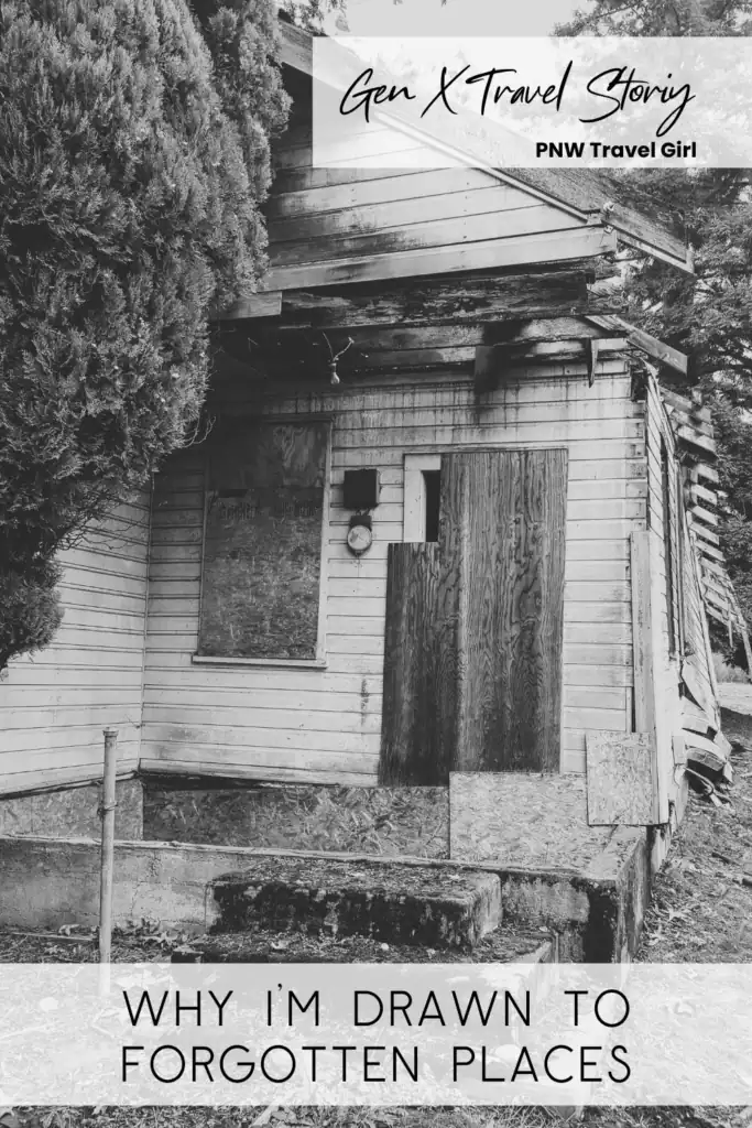 Forgotten Washington House Black and white photo of a weathered abandoned house for a personal travel story about forgotten places in Washington