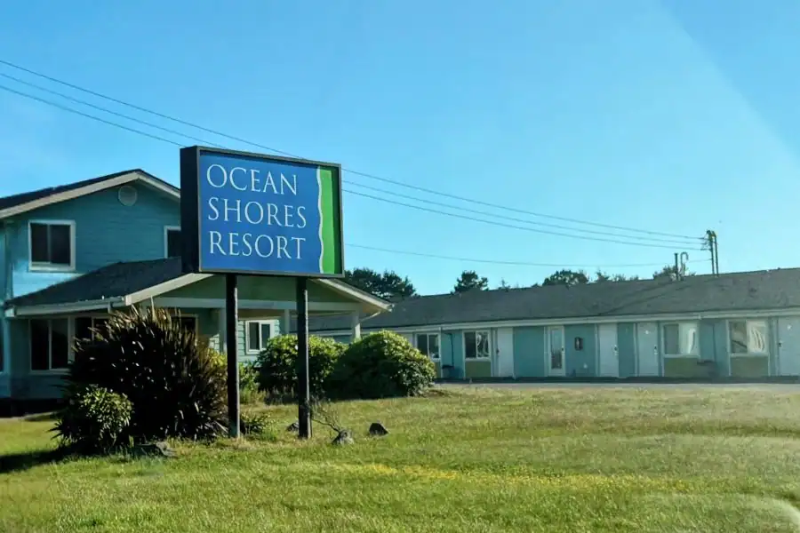 Ocean Shores Resort sign and motel exterior in Ocean Shores, Washington