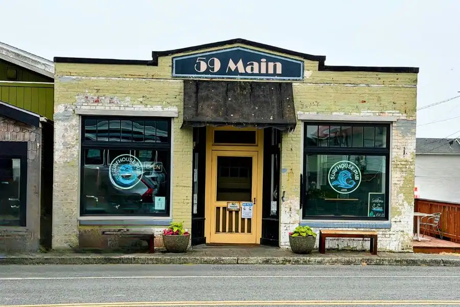 Exterior of Surfhouse Pub at 59 Main Street in Pacific Beach, Washington